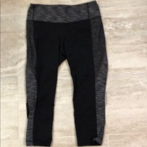 Athleta Remix Revelation Capri medium